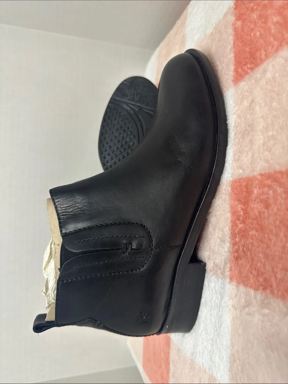 Josef SEIBEL “Chelsea”Black Leather Ankle Boots  Zip Closure size 37 or size 7